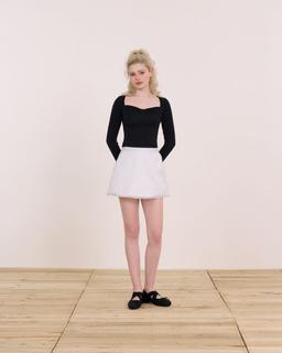 Chân váy xòe chữ A Amber Skirt - C18 chân váy ngắn cạp cao màu trắng viền ren