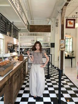 Quần tây ống rộng cạp cao xếp ly dáng suông Maddy Pants