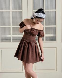 Đầm trễ vai Sina Dress nhún ngực bo eo