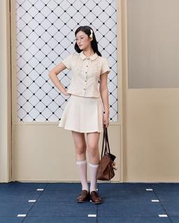 Áo kiểu chấm bi Laura Top tay ngắn phối bèo