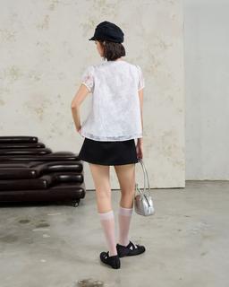 Áo babydoll cổ sen Sajin Top tơ thêu hoa cổ trụ viền bèo -