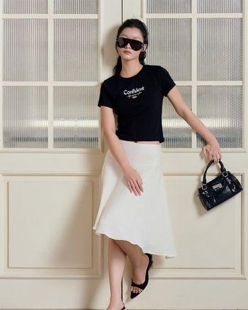 Áo thun baby tee Chita Tee ôm body in chữ Confident