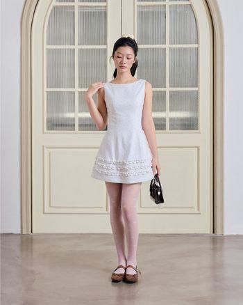 Đầm chữ A sát nách Barbie Dress cổ thuyền xếp tầng bèo