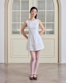 Đầm chữ A sát nách Barbie Dress cổ thuyền xếp tầng bèo